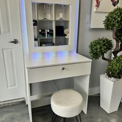 Brand New Vanity Make Up / FAST DELIVERY 🚚 