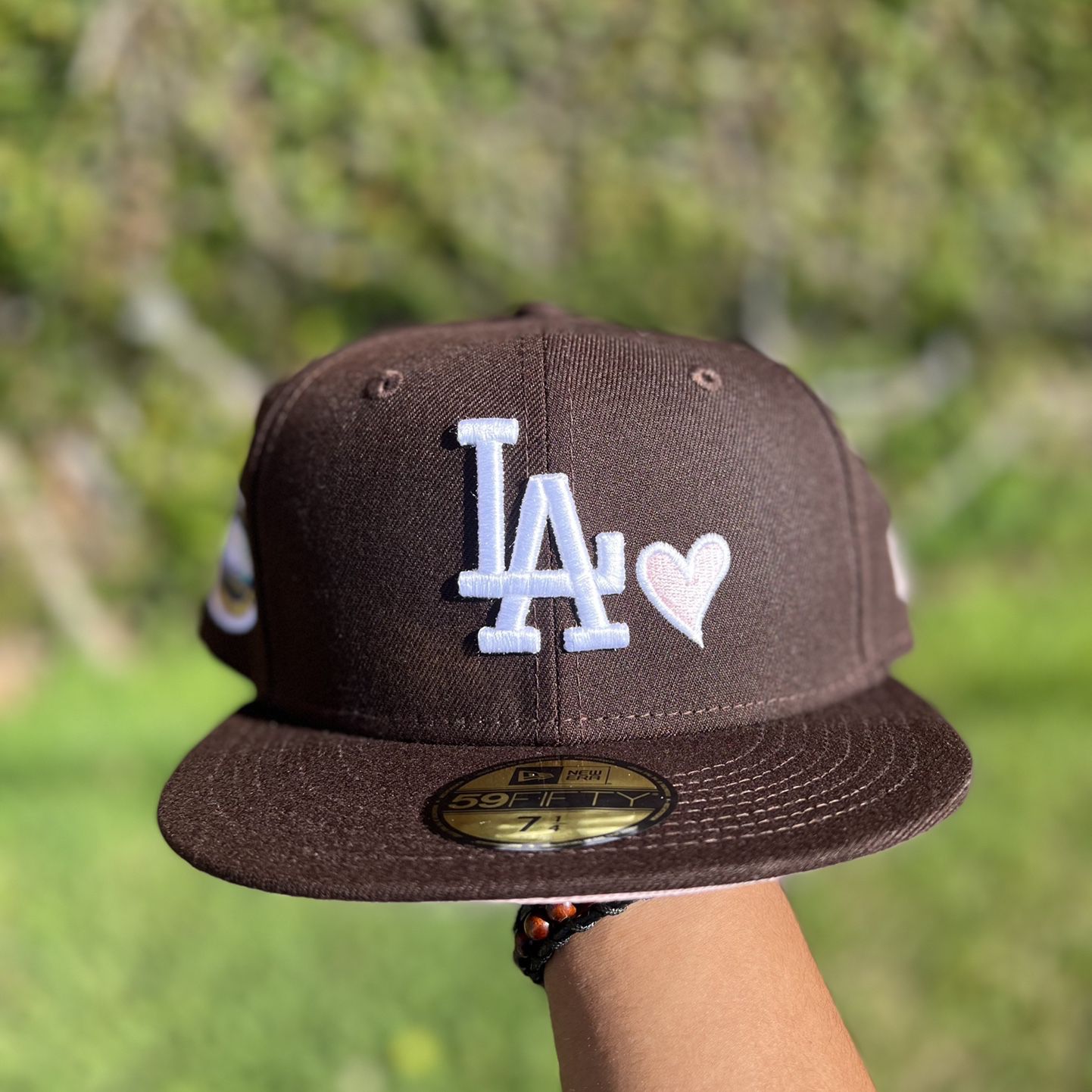 Brown LA fitted hat with heart for Sale in Montebello, CA - OfferUp