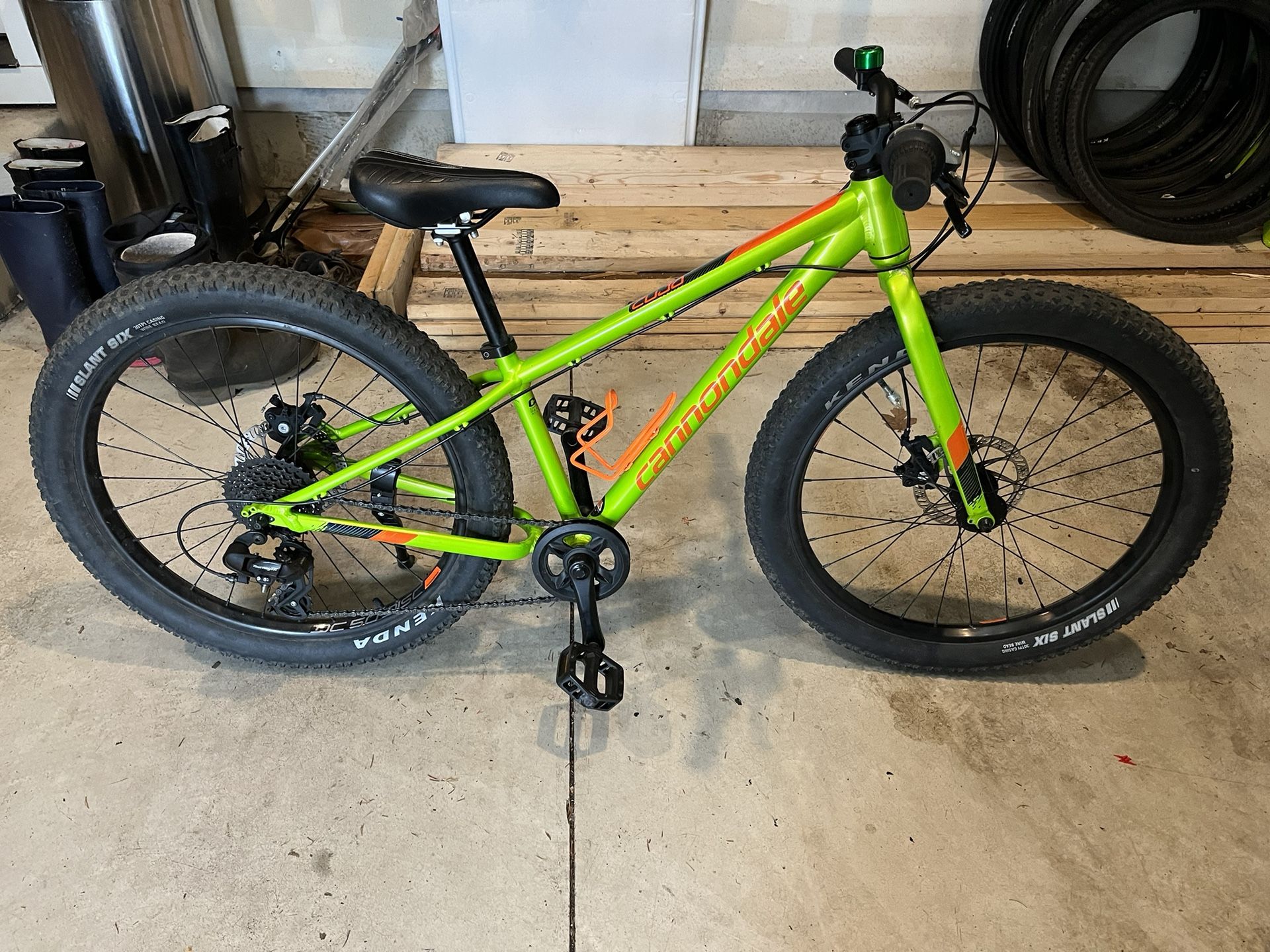Kids 24 Inch Cannondale Cujo Mountain Bike for Sale in Vancouver