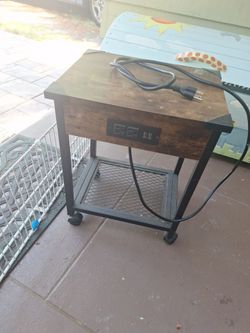 12x16x20  pover  side table on wheels