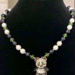Vintage artisan panda necklace pendant in great condition