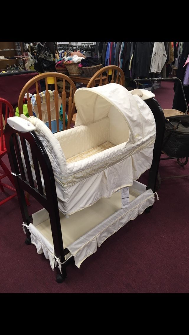 Rocking bassinet
