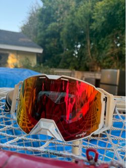 Ski goggles