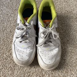 Nike white shoe size 3 kids Nike shoes