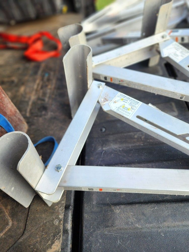 Set Of 4 Ladder Jacks