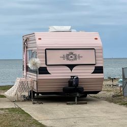 Vintage Total Rebuilt 1984 Shasta Camper Glamper