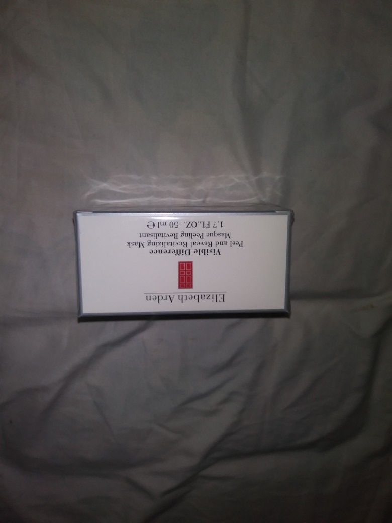 Elizabeth Arden visible difference peel and reveal revitalizing mask