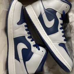Nike Air Jordan 1 Mid “Blue Void” Size 9.5