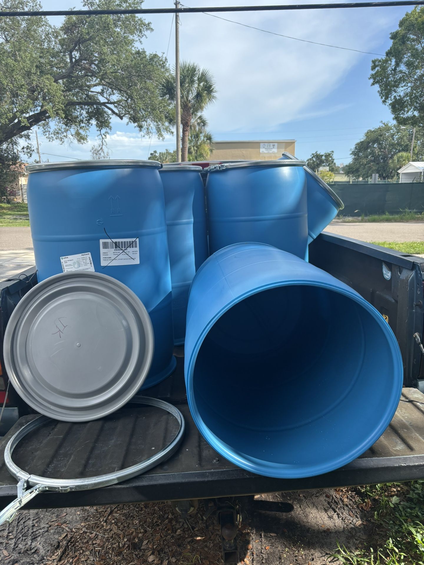 55 gallon Plastic heavy duty Drum barrel open lid. Had Sterile water inside