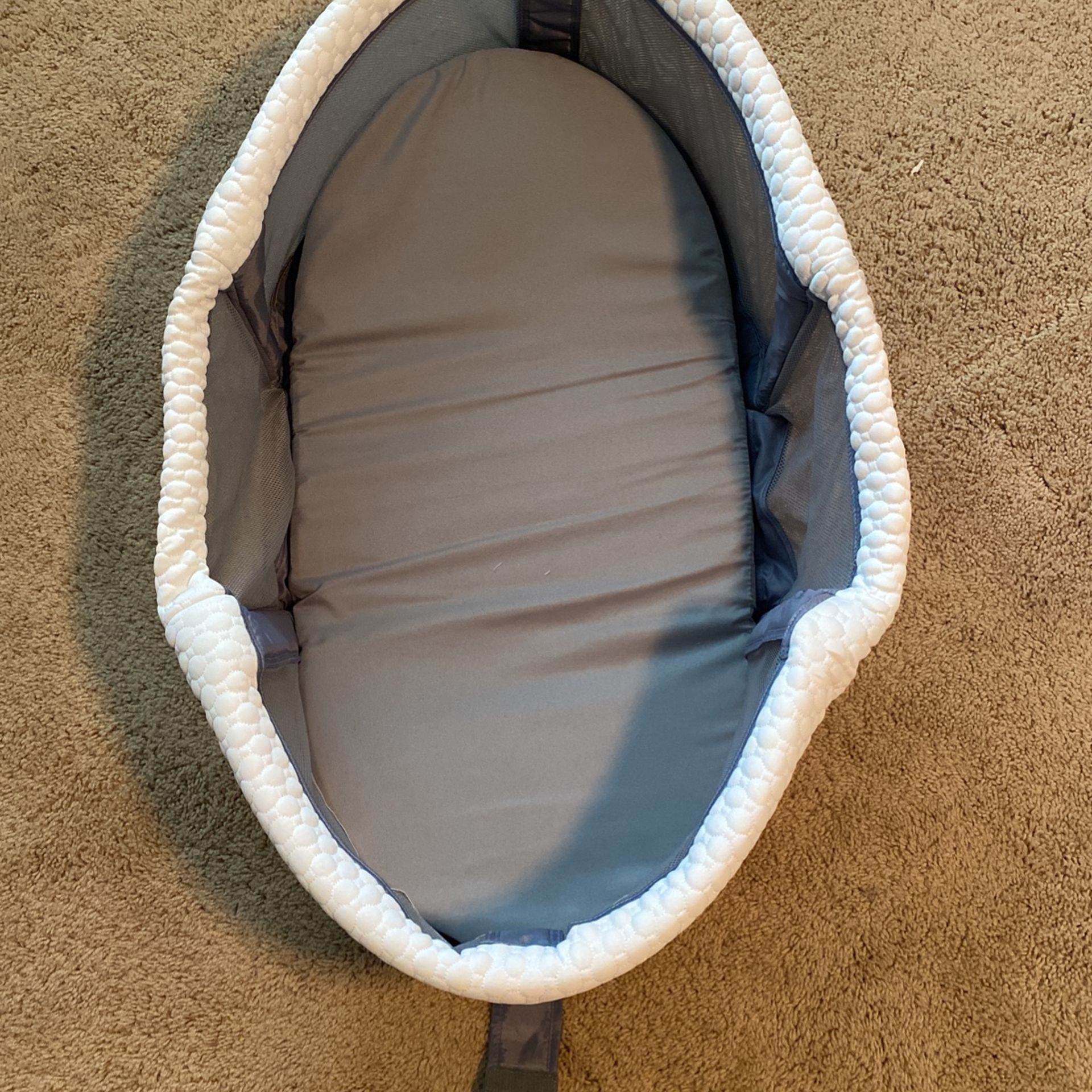 Baby Delight Travel Bassinet