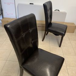 Dining Set Kitchen Like New( 8 Piece Furniture Total )