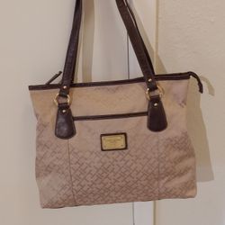 Tommy Hilfiger Purse.   Roomy.  Good Condition 
