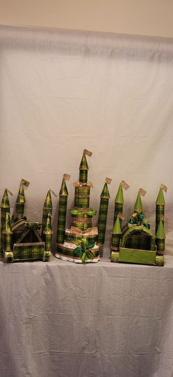 Beautiful Hand crafted Baby Shower or Reveal for your special event.   Price for  all items displayed.