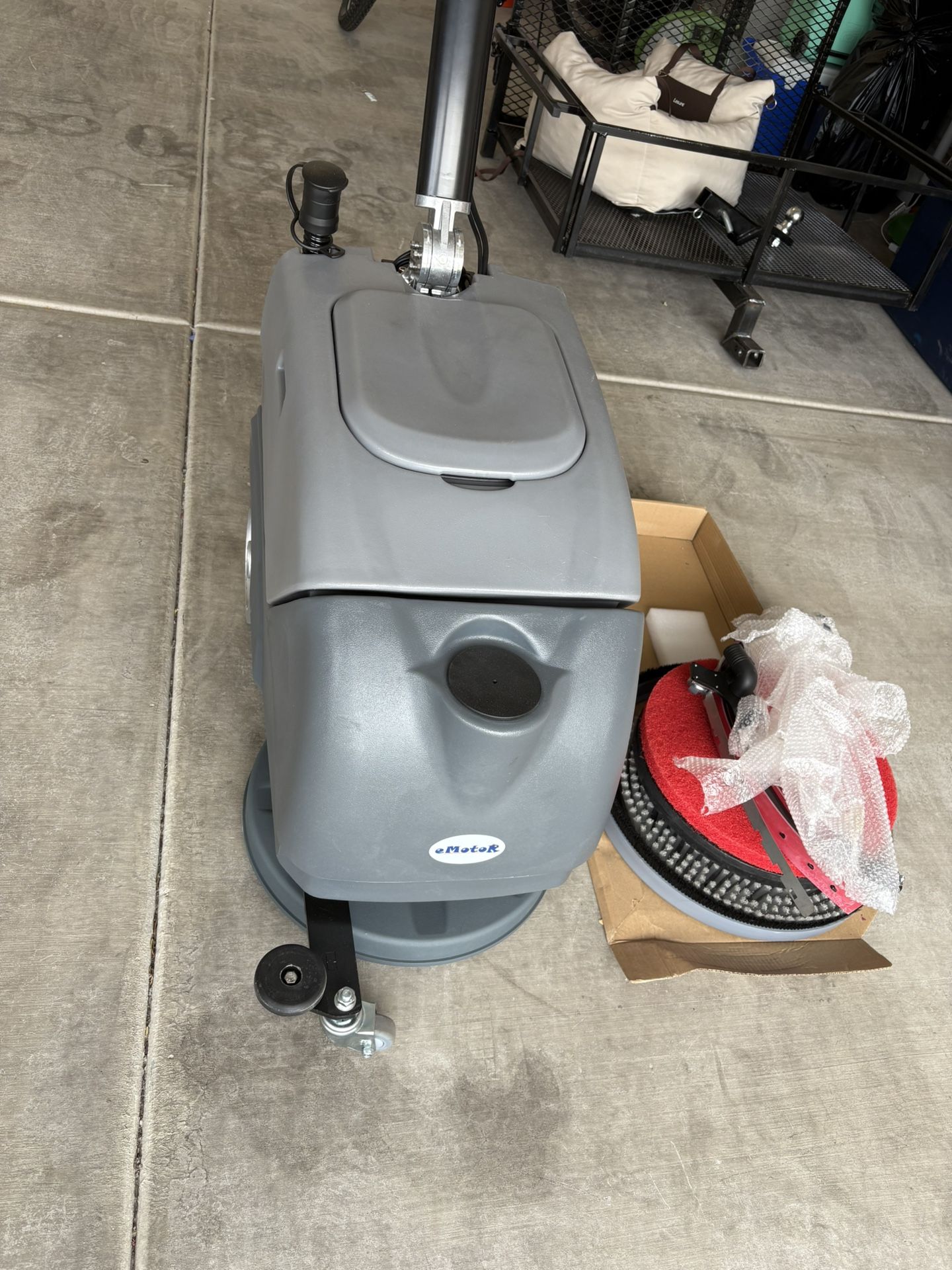 Floor Scrubber Machine