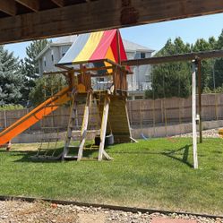 Rainbow Deluxe Swing set 