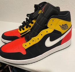 Air Jordan 1’s  Amarillo size 9