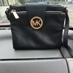     Michael Kors Cross Body Bag