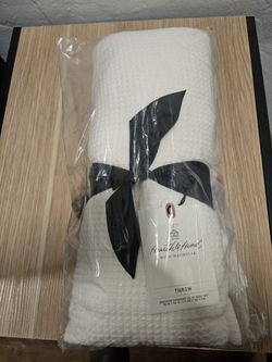 Hearth & Hand Cream Throw Blanket