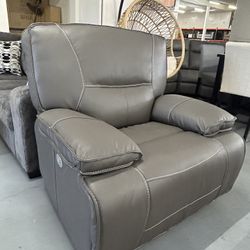 Living Room Reclining Chairs 