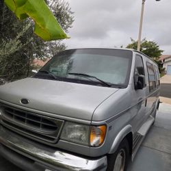 2002 Ford E-150