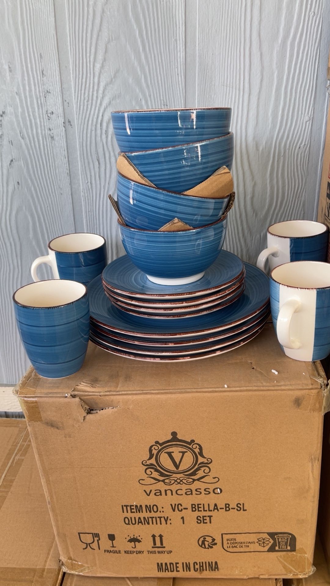 16 Pieces Dinnerware Set