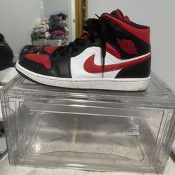 Jordan 1 Fire Red Mid(12)