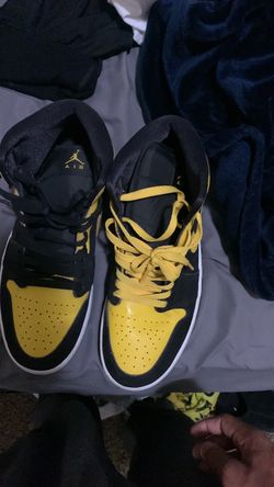 Air Jordan 1 Mid Black Yellow Toe Sneakers