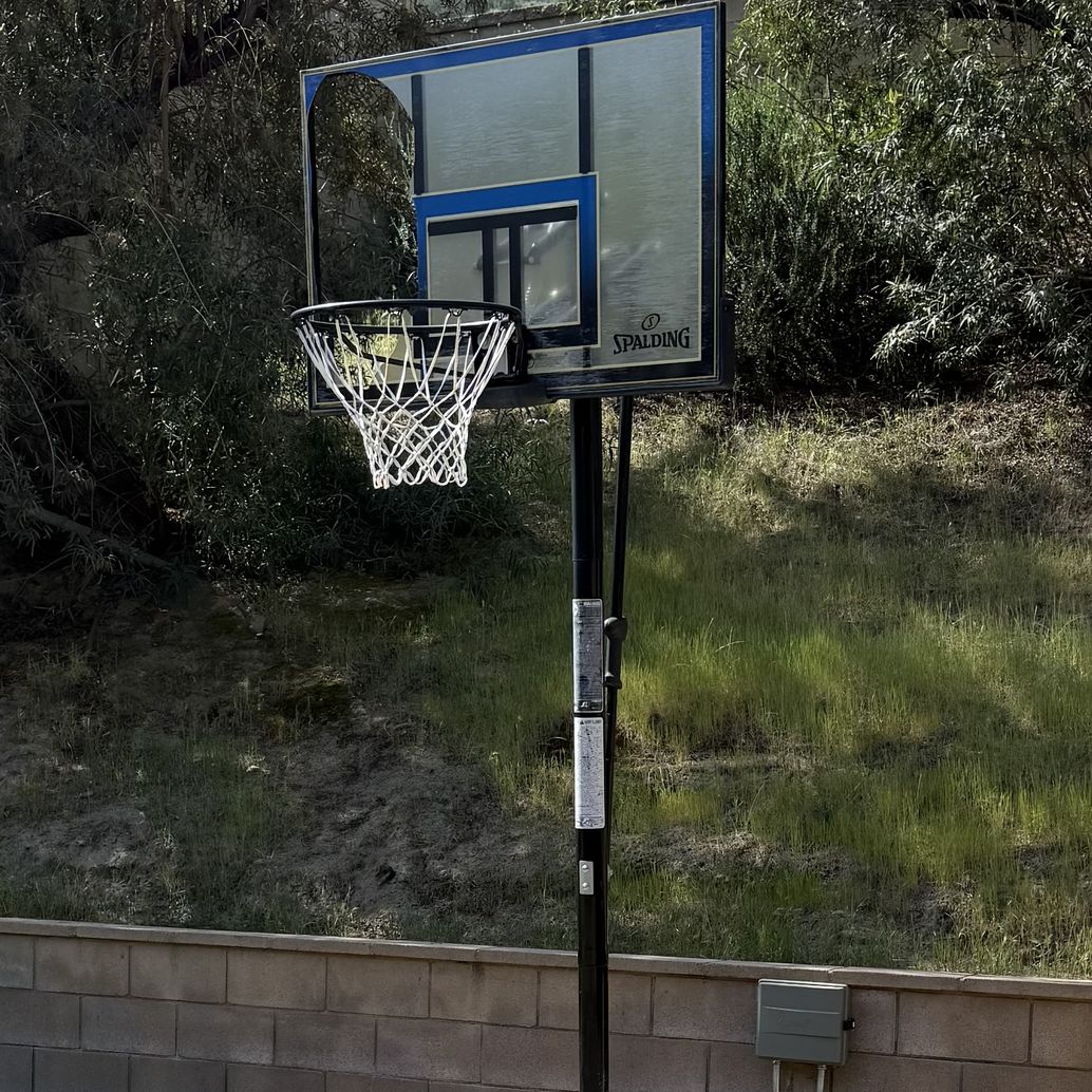 Spalding Basketball Hoop