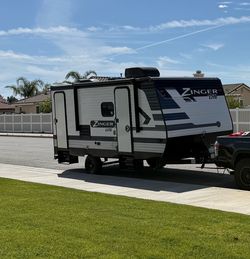 2022 Zinger ZR18DS22