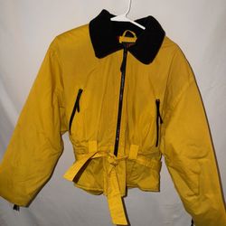 Ladies Medium VINTAGE New York Classic bright yellow fun belted winter coat jacket P/U Jamison, Pa 
