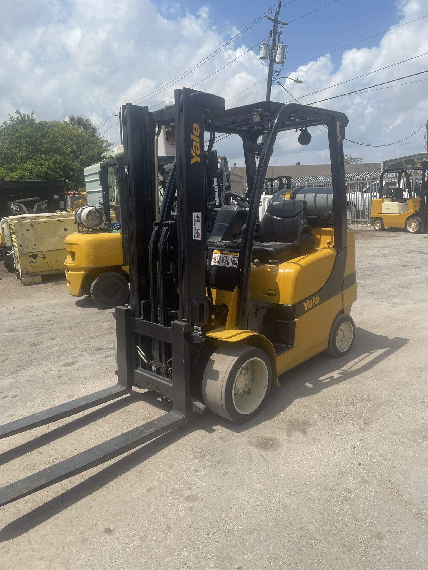 Yale Forklift 5000 Lbs Capacity 