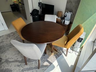 Dining table set