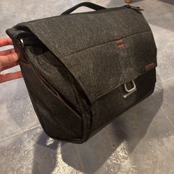 Peak design 15” Messenger Bag 