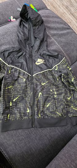 Nike Windbreaker little kids Jacket size 7