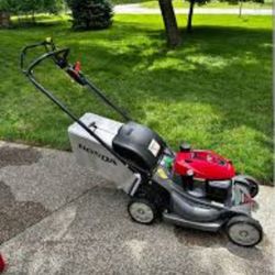 Honda Lawn Mower EXCELLENT Condition Hrx217 