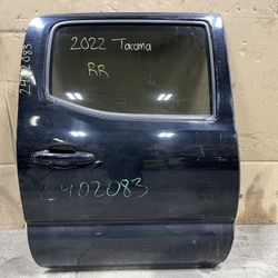 16-22 Toyota Tacoma Crew Cab Right rear door Shell