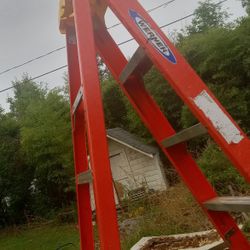 8ft Werner Fiberglass Stepladder 