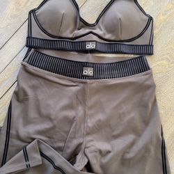 Alo Yoga Set