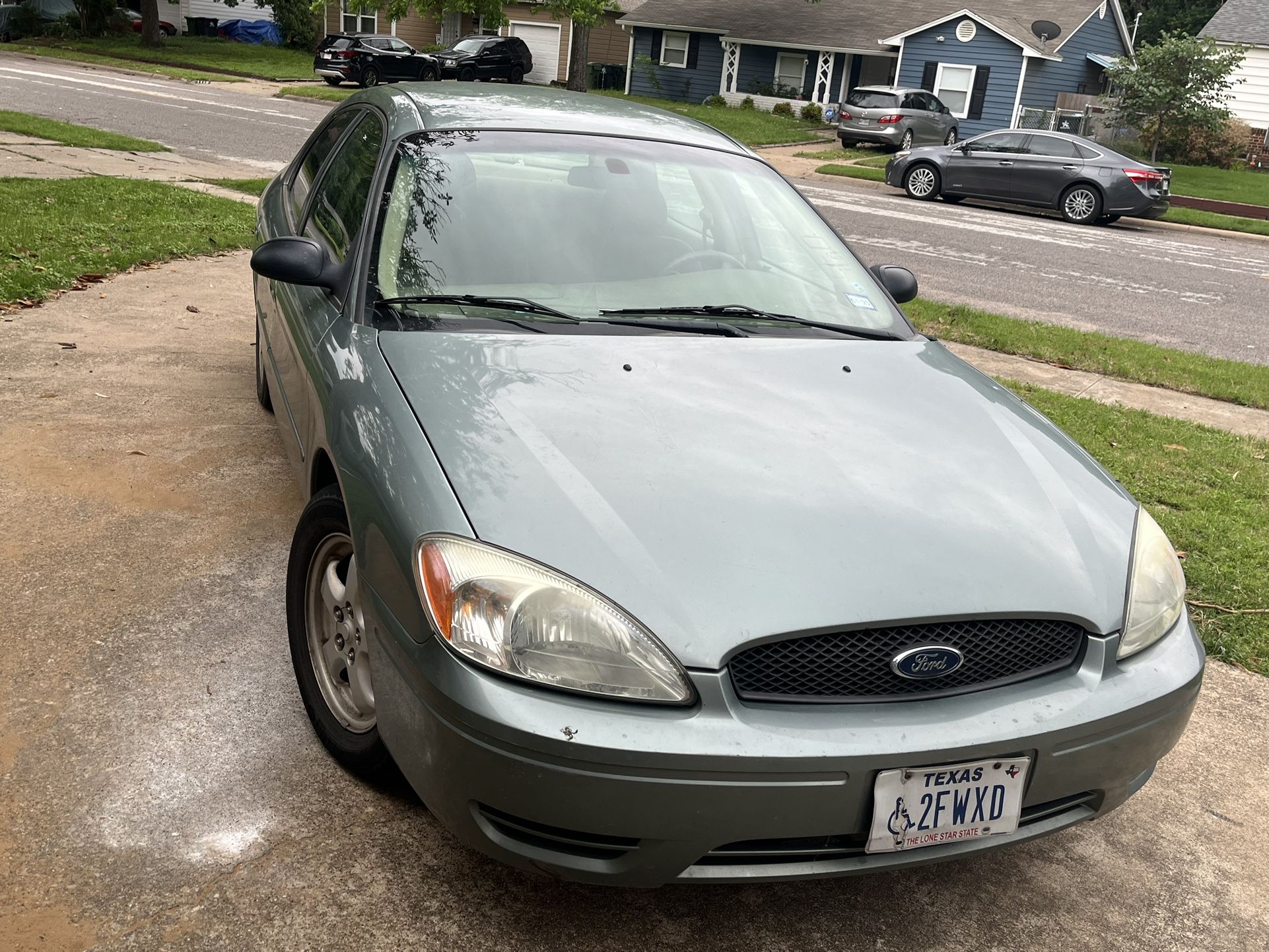 2005 Ford Taurus