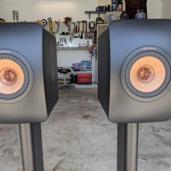 KEF Ls50II Wireless Carbon Black With Kef S2 Stands