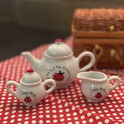 47 Piece Child’s Tea Set