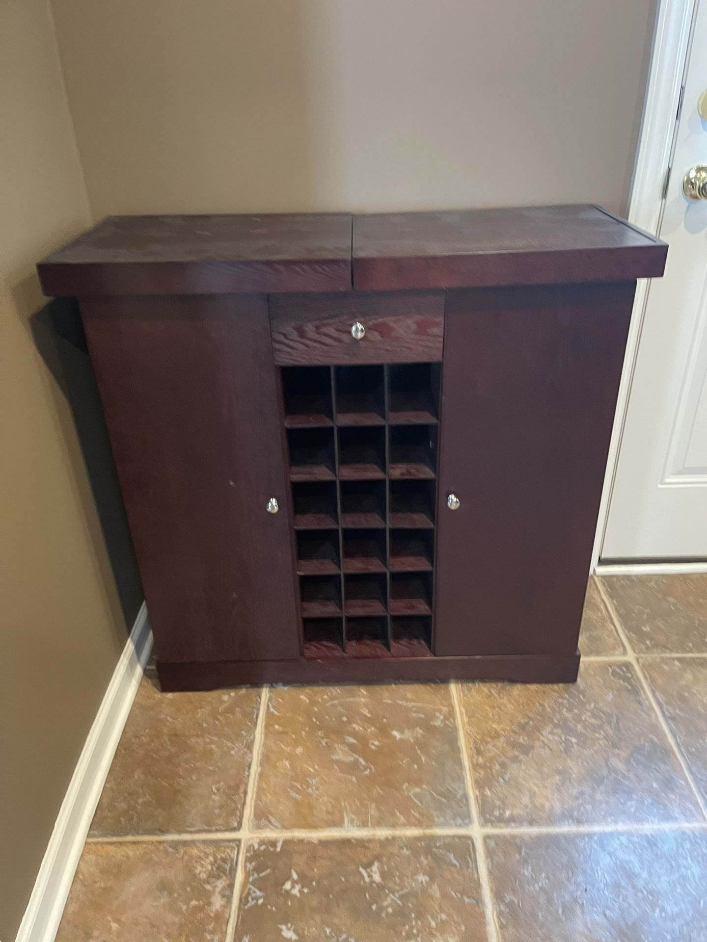 Bar / Wine Rack