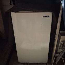 Mini Refrigerator GE