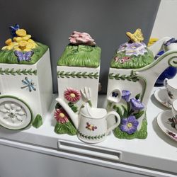 Vintage Glass Cannistor Set