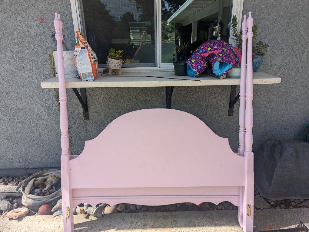 Antique 4 Poster Full Size Bed