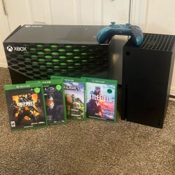 Xbox Series X . Lightly Used 