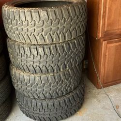 24 Inch Tires 35 X 12 1/2 Or 24 Lt 