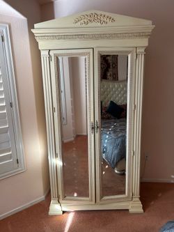 Armoire