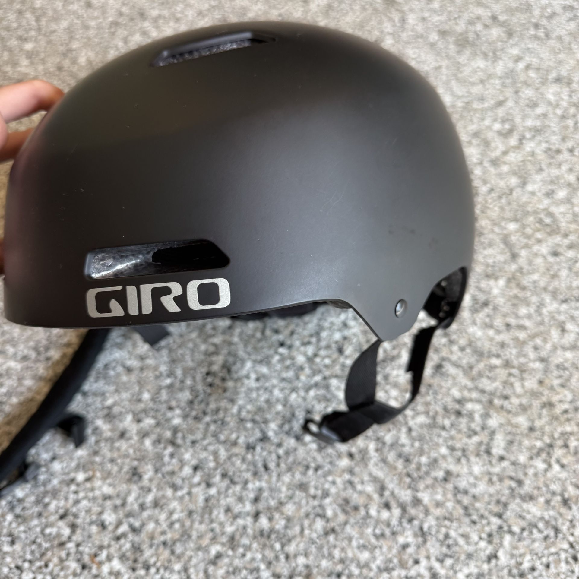 Giro Adult M Helmet Ski Skowboard Bike Skateboard Matte Black