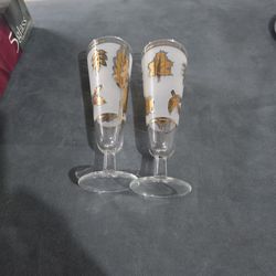 2 Vintage Leaf Glasses 